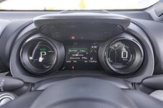 2020 Toyota Yaris - Thumbnail