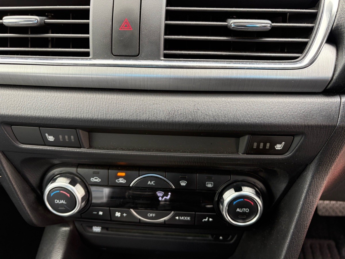2014 Mazda Axela