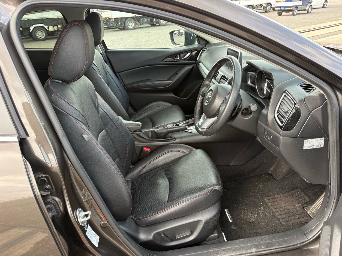 2014 Mazda Axela