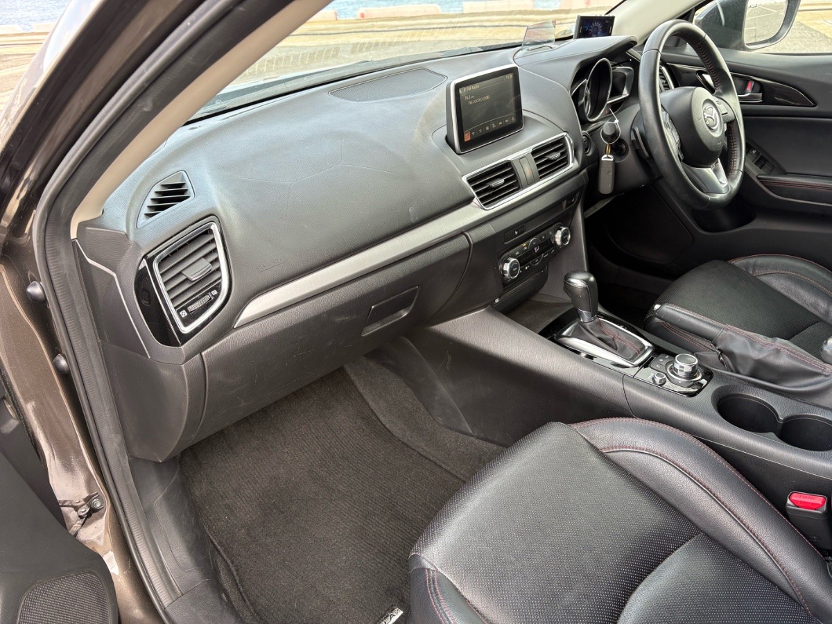 2014 Mazda Axela