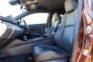 2017 Toyota C-HR - Thumbnail