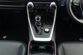 2019 Toyota RAV4 - Thumbnail