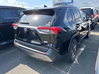 2021 Toyota RAV4 - Thumbnail