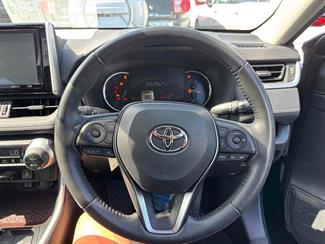 2021 Toyota RAV4 - Thumbnail