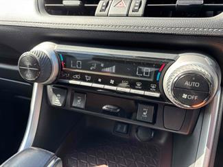 2021 Toyota RAV4 - Thumbnail