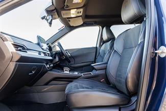 2024 Mitsubishi Outlander - Thumbnail