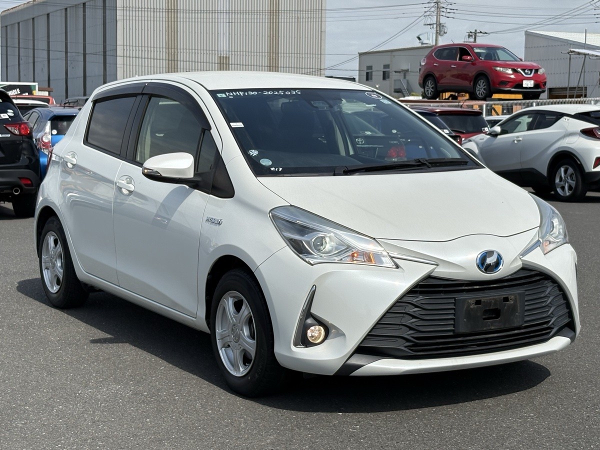 2017 Toyota Vitz