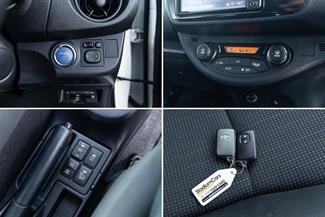 2017 Toyota Vitz - Thumbnail