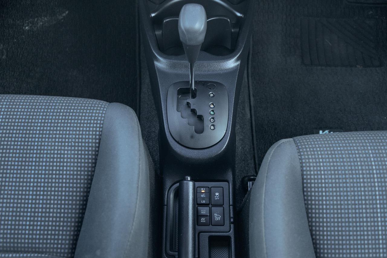 2017 Toyota Vitz
