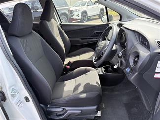 2017 Toyota Vitz - Thumbnail