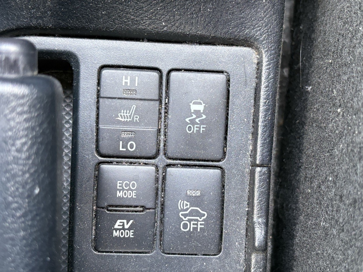 2017 Toyota Vitz
