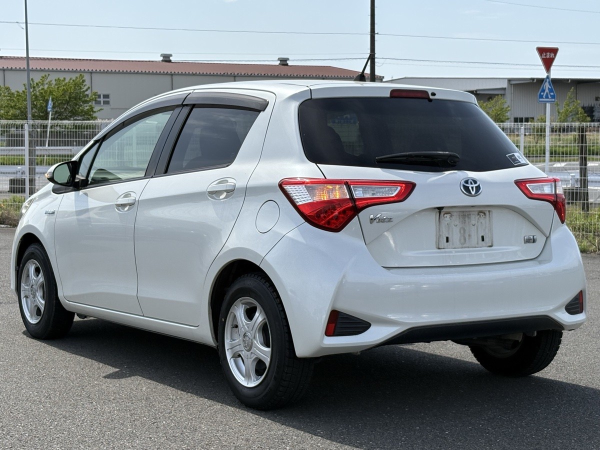 2017 Toyota Vitz