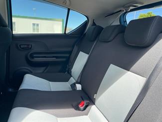 2013 Toyota AQUA - Thumbnail