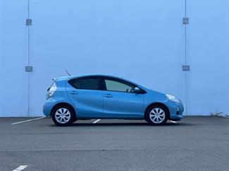 2013 Toyota AQUA - Thumbnail