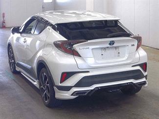 2017 Toyota C-HR - Thumbnail