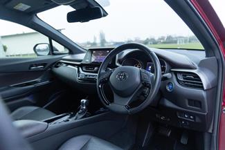 2017 Toyota C-HR - Thumbnail
