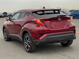 2017 Toyota C-HR - Thumbnail