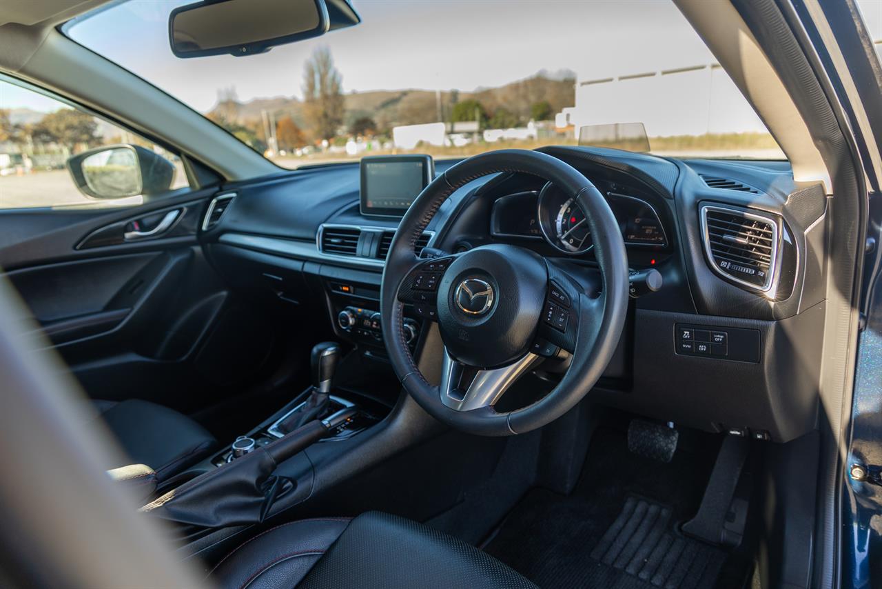 2014 Mazda Axela