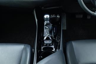 2020 Toyota C-HR - Thumbnail