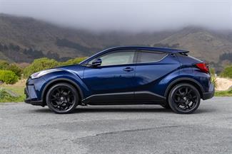 2020 Toyota C-HR - Thumbnail