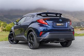 2020 Toyota C-HR - Thumbnail