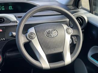 2012 Toyota AQUA - Thumbnail