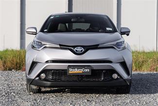 2017 Toyota C-HR - Thumbnail
