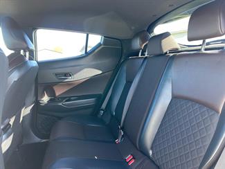 2016 Toyota C-HR - Thumbnail