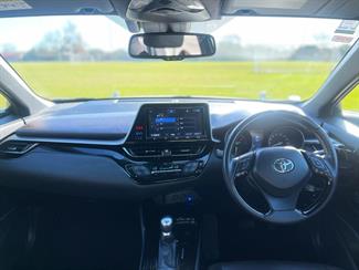 2016 Toyota C-HR - Thumbnail