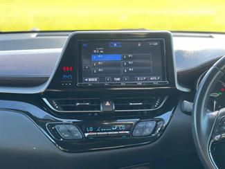 2016 Toyota C-HR - Thumbnail