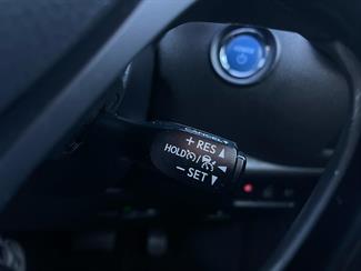 2016 Toyota C-HR - Thumbnail