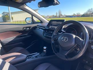 2016 Toyota C-HR - Thumbnail