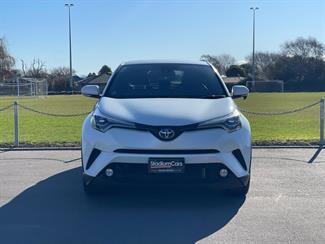 2016 Toyota C-HR - Thumbnail