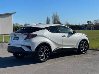 2016 Toyota C-HR - Thumbnail