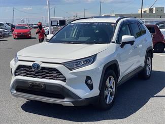 2020 Toyota RAV4 - Thumbnail