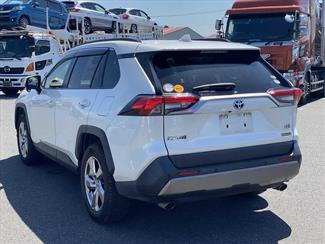 2020 Toyota RAV4 - Thumbnail