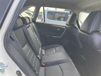2020 Toyota RAV4 - Thumbnail