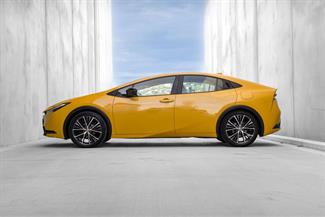 2023 Toyota Prius - Thumbnail