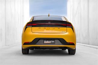 2023 Toyota Prius - Thumbnail