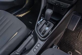 2020 Toyota Yaris - Thumbnail