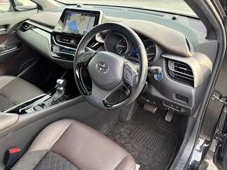 2017 Toyota C-HR - Thumbnail