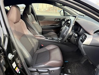 2017 Toyota C-HR - Thumbnail
