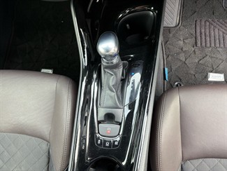 2017 Toyota C-HR - Thumbnail