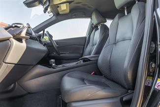2017 Toyota C-HR - Thumbnail