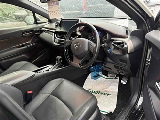 2017 Toyota C-HR - Thumbnail