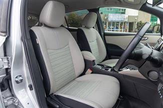 2018 Nissan LEAF - Thumbnail