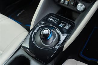 2018 Nissan LEAF - Thumbnail