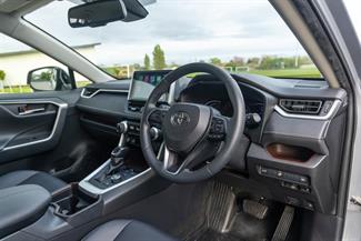 2019 Toyota RAV4 - Thumbnail