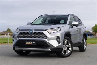 2019 Toyota RAV4 - Thumbnail