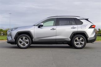 2019 Toyota RAV4 - Thumbnail